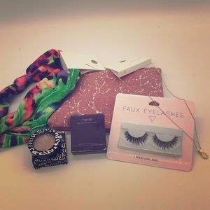 Exclusive makeup/necklace bundle!